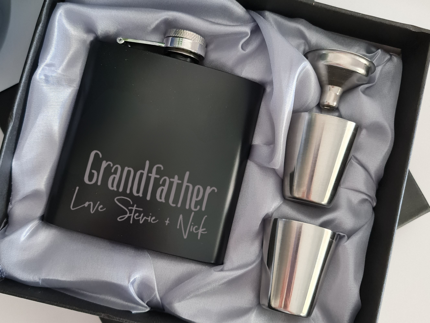 Engraved Flask Gift Set for Dad – Perfect for Father’s Day
