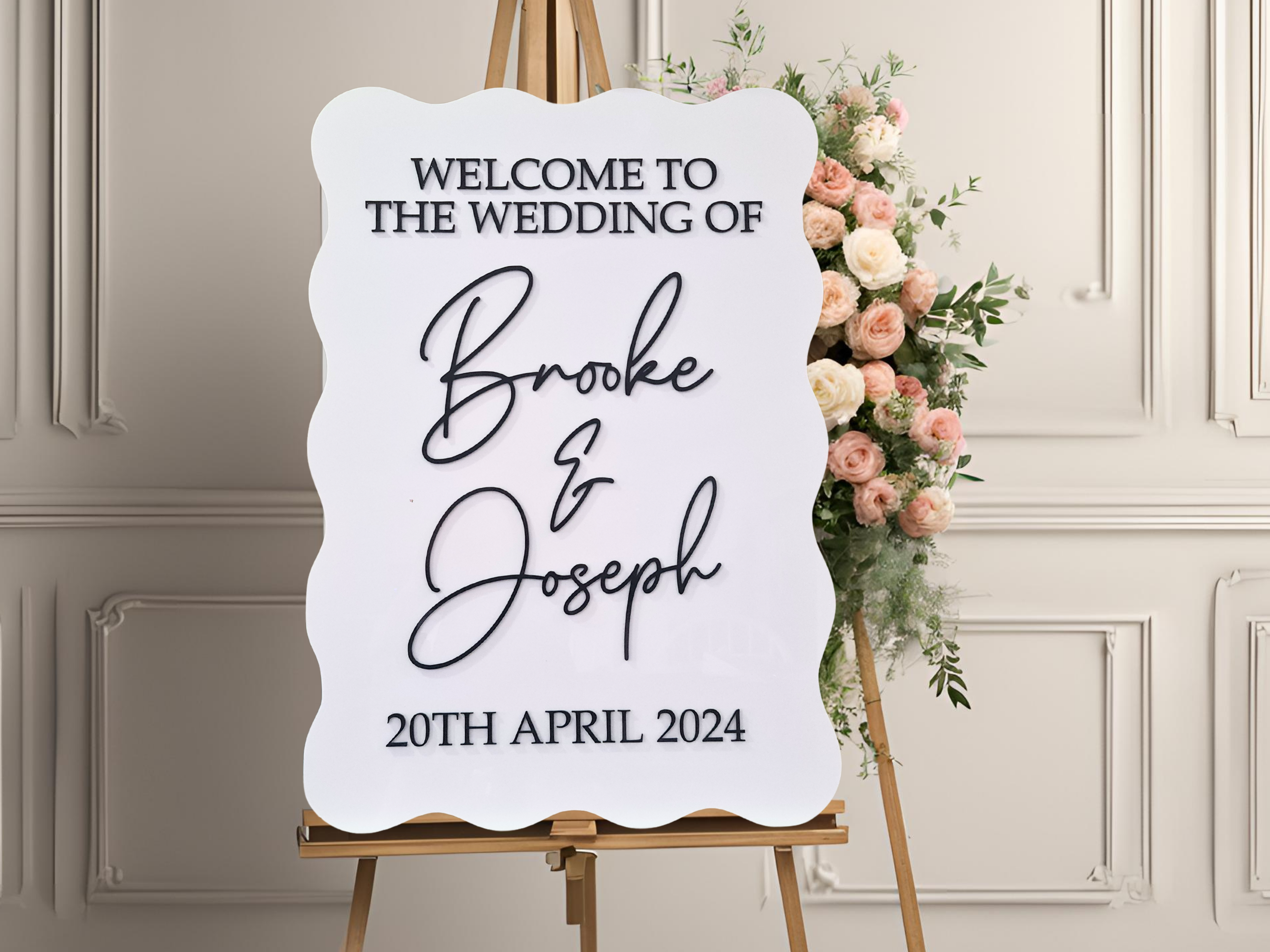 Mirror Acrylic Wedding Welcome Sign – Elegant and Reflective Finish