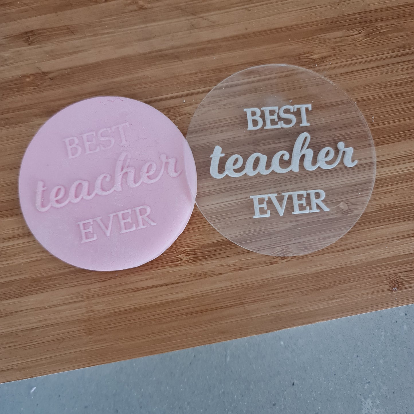 Best Teacher Ever Fondant Debosser – Custom Cookie Stamp for Teacher Gifts and School Celebrations