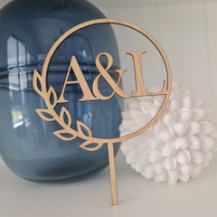 Mr & Mrs Cake Topper – Elegant Acrylic Wedding Decoration