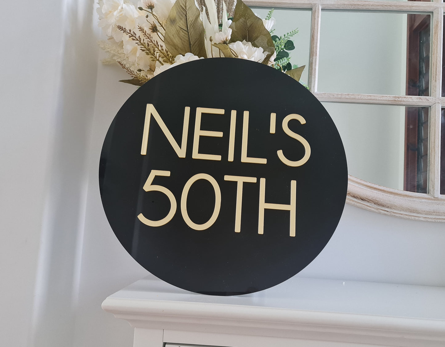 50th Birthday Round Sign – Stylish Personalised Event Decor