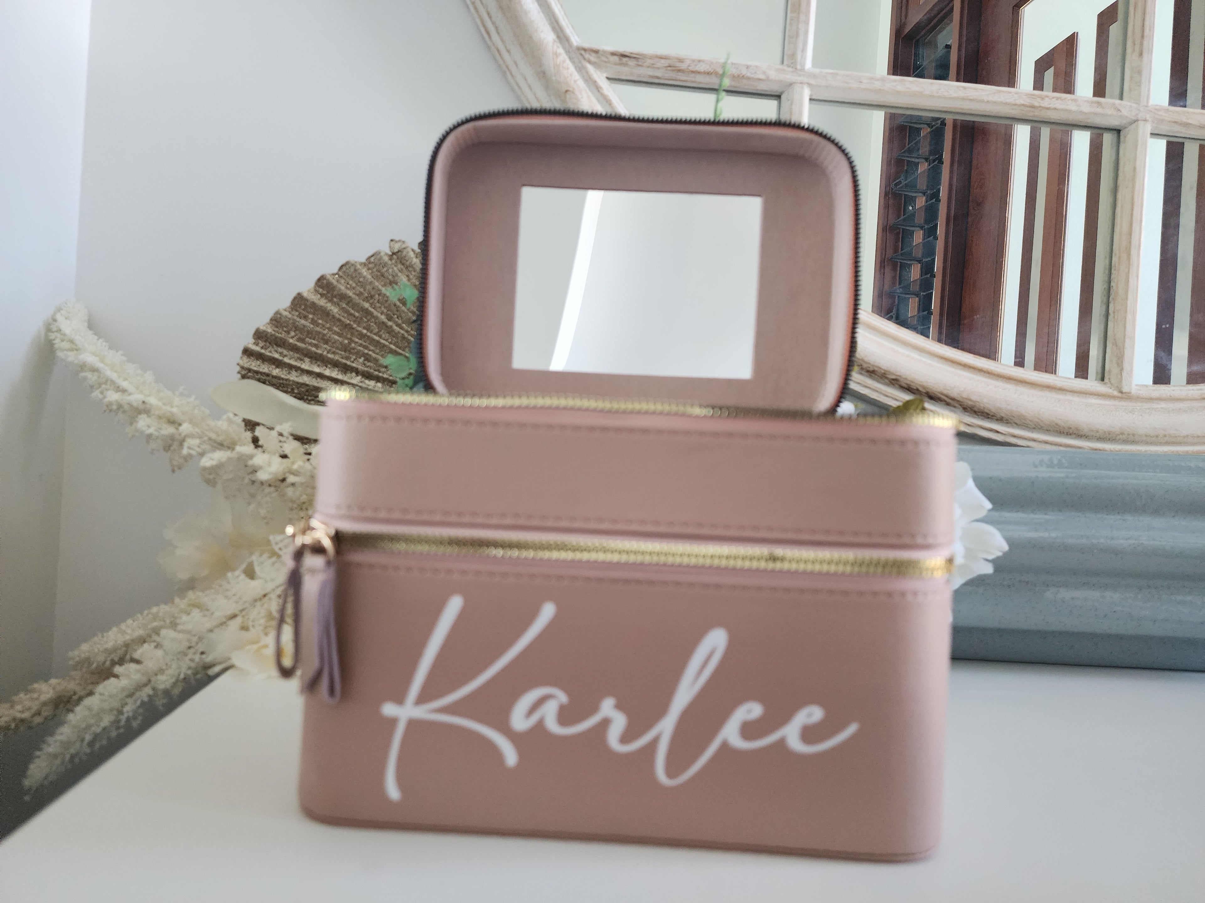 Karlee Gift