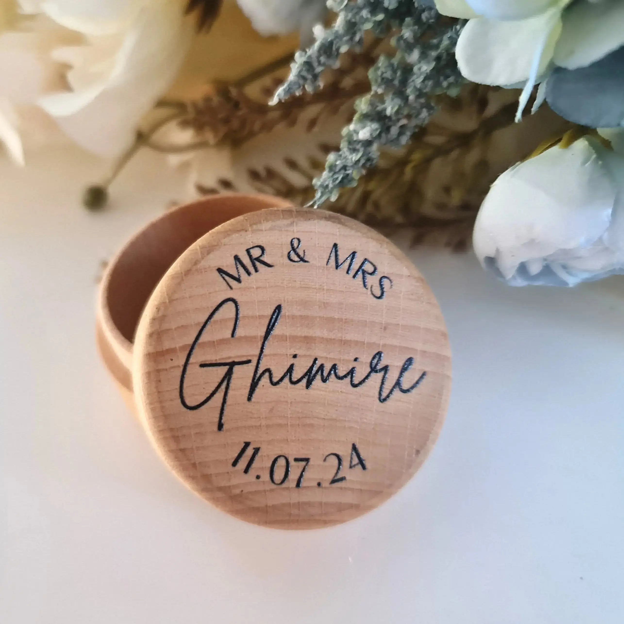 round wooden ring box front